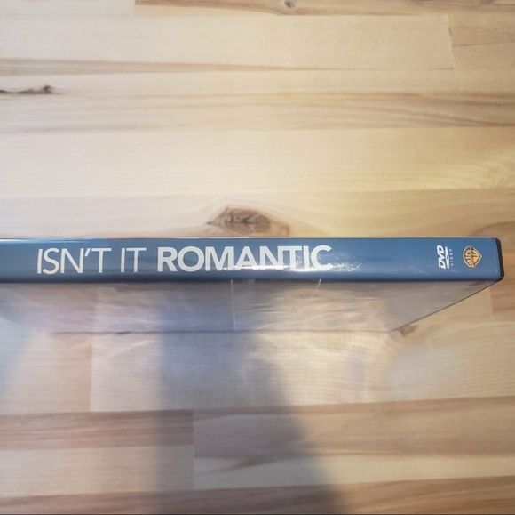 Isn’t It Romantic DVD Movie (Rebel Wilson, Liam Hemsworth, Adam Devine) - Picture 3 of 7